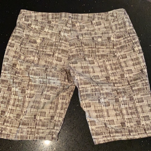 Volcom shorts - Picture 2 of 5